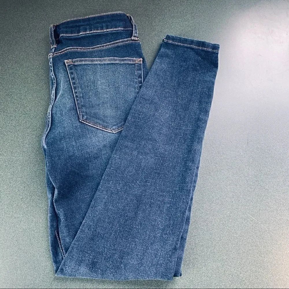 A.n.a. Jeans 27/4 begging actual 27/28 stretch. - Picture 3 of 6
